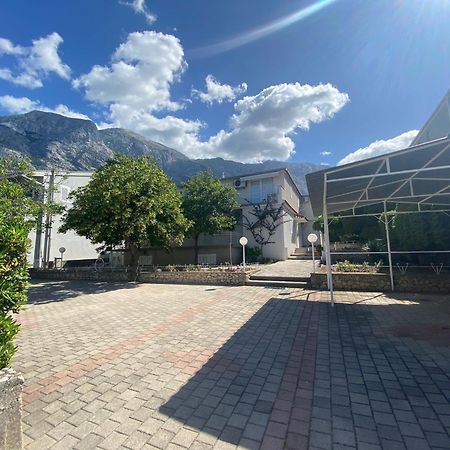 Apartmani Mare Baska Voda Luaran gambar