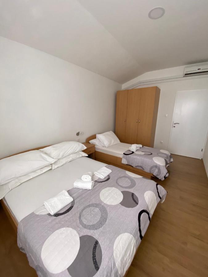 Apartmani Mare Baska Voda Luaran gambar