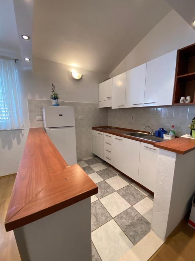 Apartmani Mare Baska Voda Luaran gambar